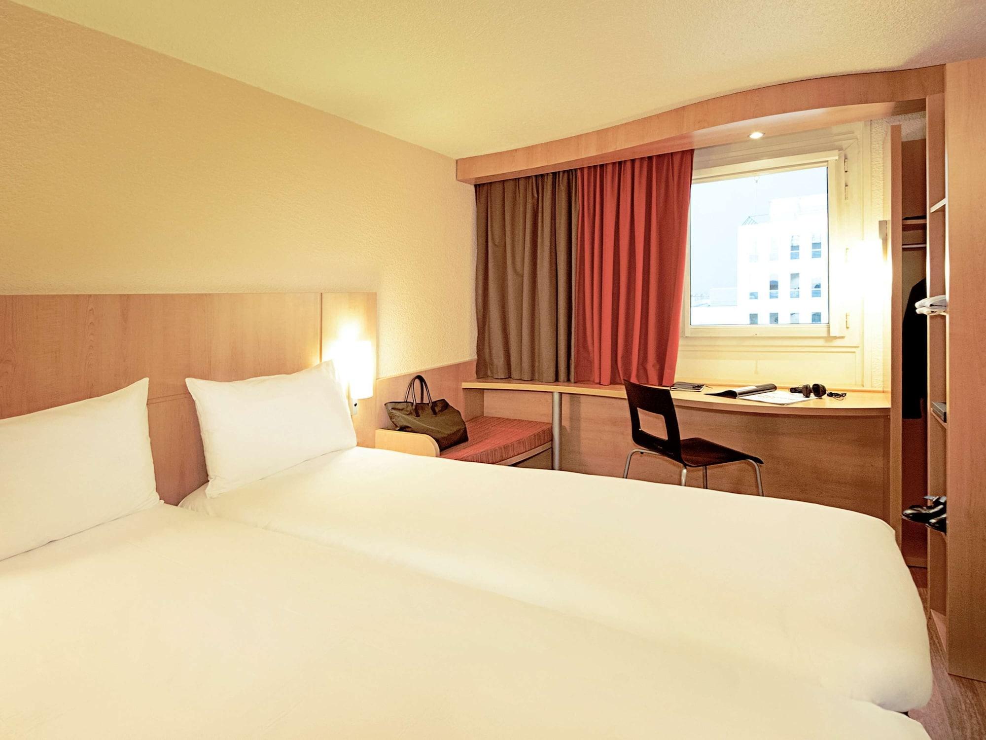 Hotel Ibis Le Val Druel