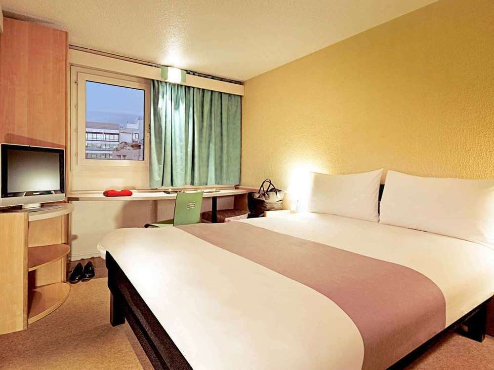Ibis Le Val Druel 3*