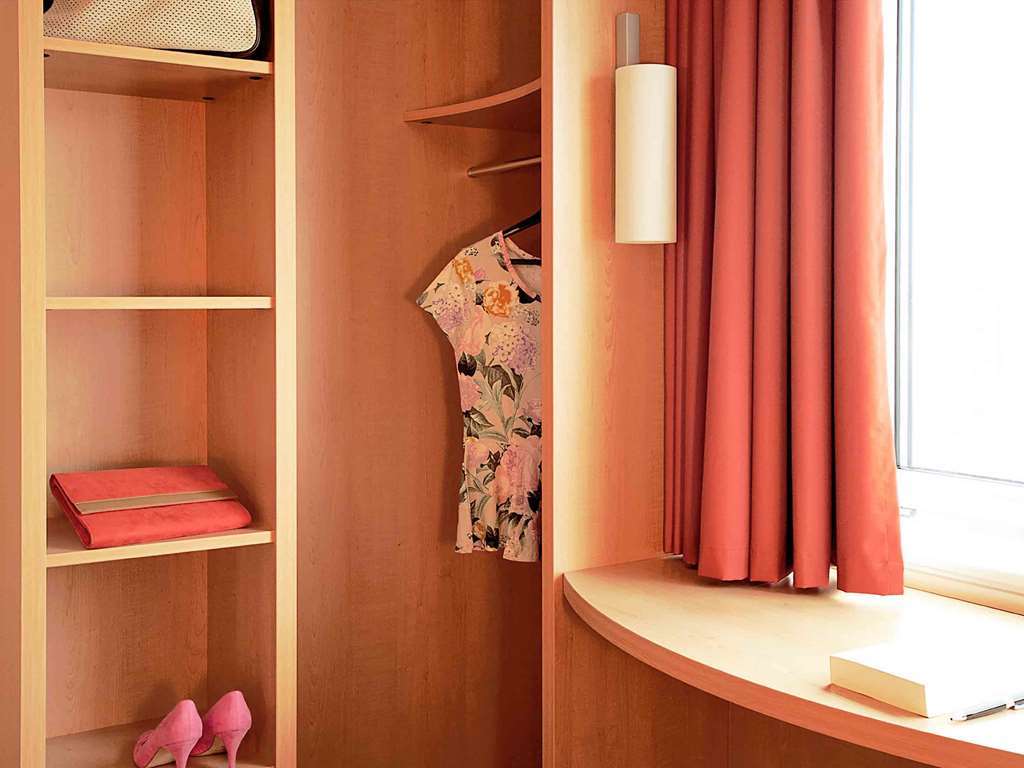 Ibis Le Val Druel Hotel