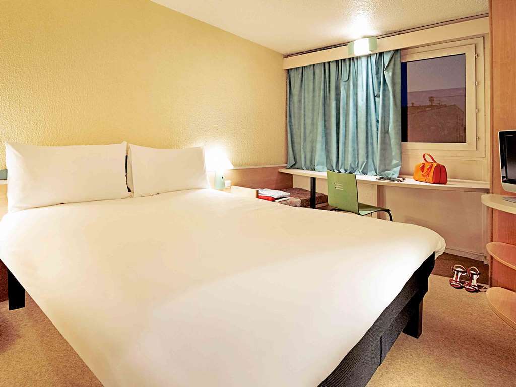 Ibis Le Val Druel Hotel 3*