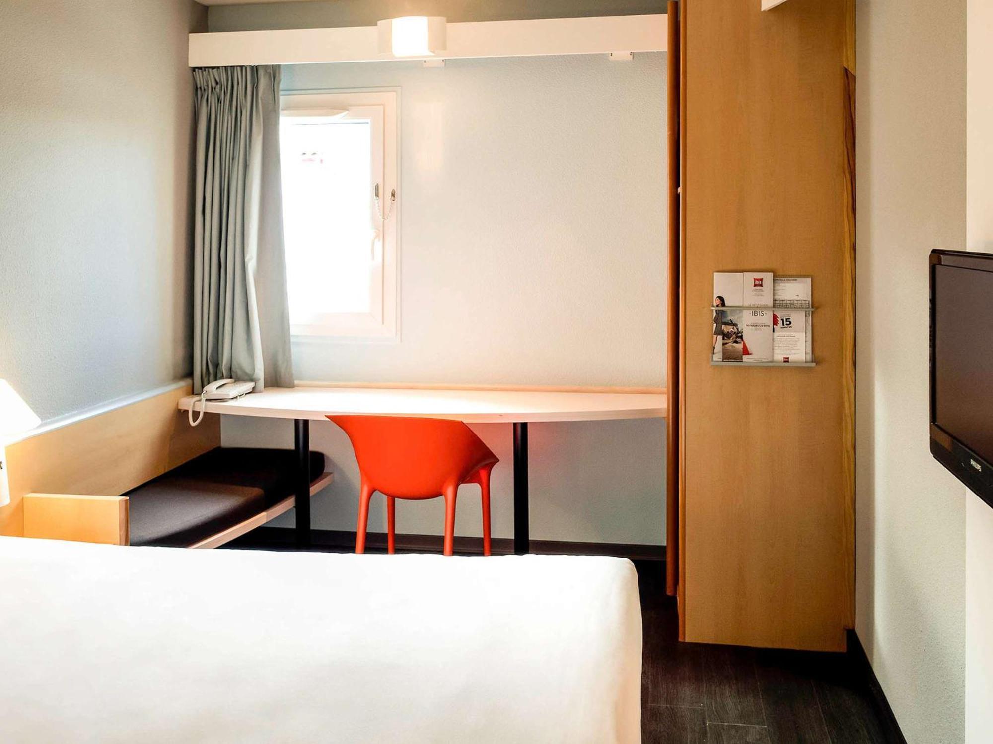 Ibis Le Val Druel Hotel